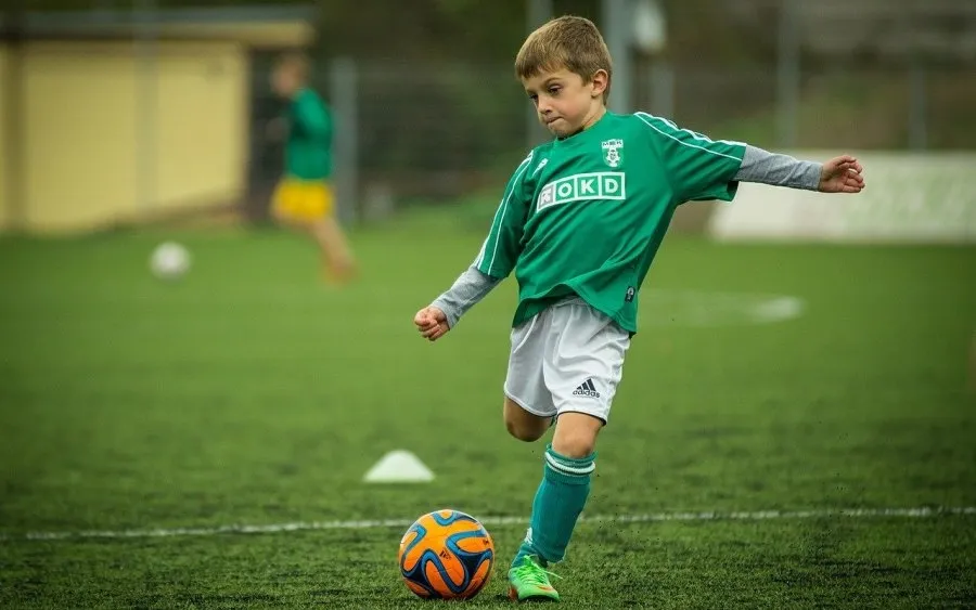 Los menores de 12 años no podrán rematar de cabeza en Inglaterra