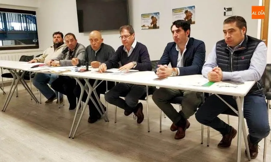 Representantes de UPA, COAG, ASAJA y cooperativas agroalimentarias que explicaron estas demandas en el Recinto Ferial. Foto de Lydia González