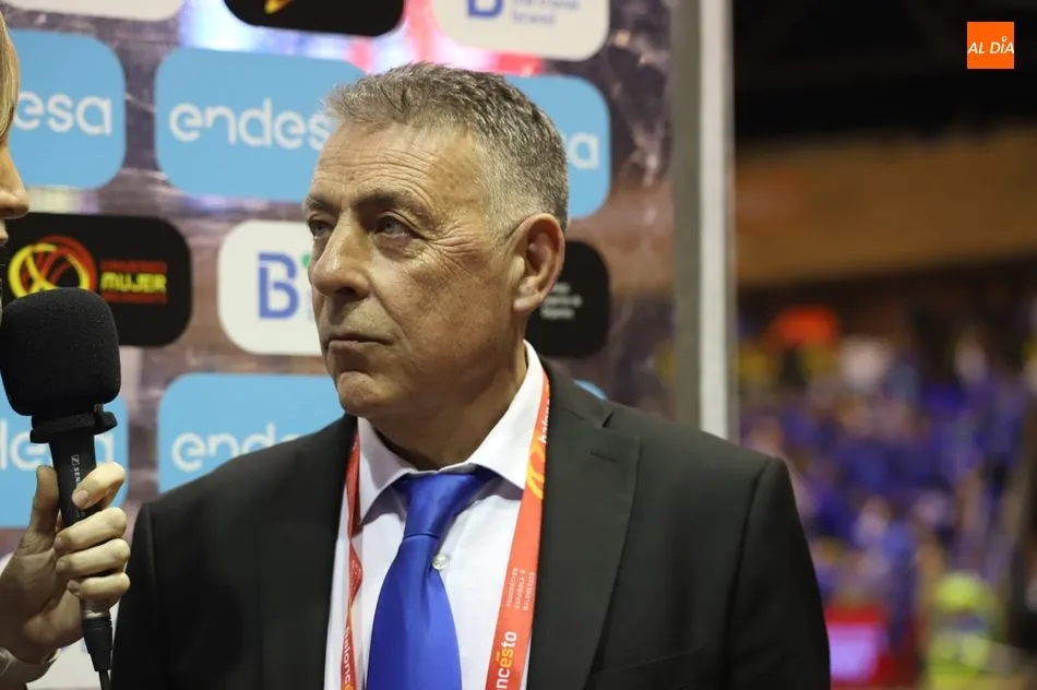 Miguel Ángel Ortega, con los medios