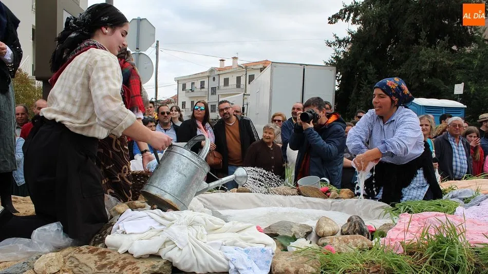 As lavandeiras, una de las carrozas del desfile etnográfico de Foz Côa/ MARTÍN-GARAY