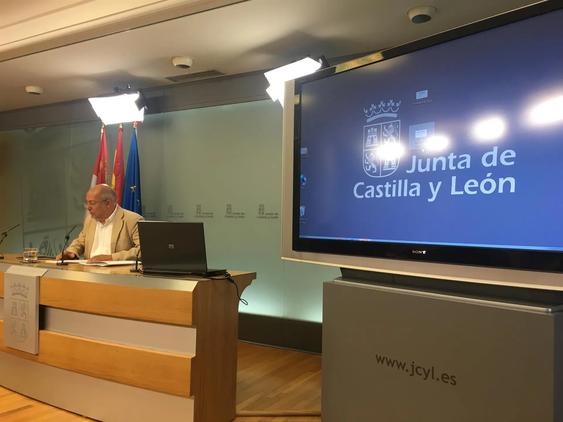 La Junta desmiente que se haya decidido ya el cierre de colegios e insiste en que se abordará...