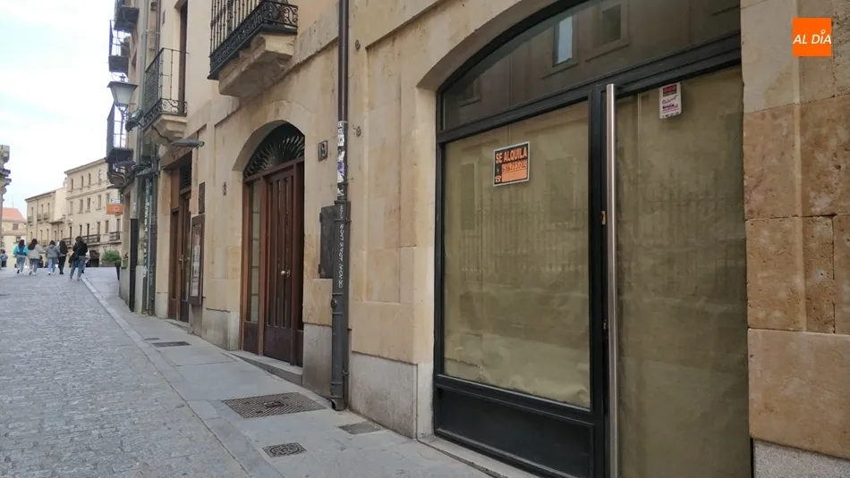 Imagen de locales comerciales cerrados en el centro de la ciudad. Foto: Lydia González