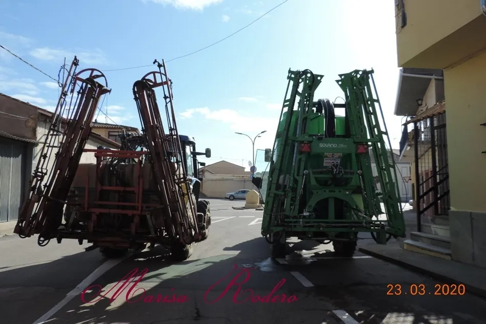 Desinfección de las calles de Aldearrubia. / Marisa Rodero Serrano