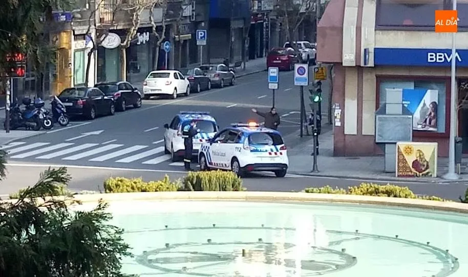 Agentes de la Policía Local en la Puerta Zamora. Foto de archivo