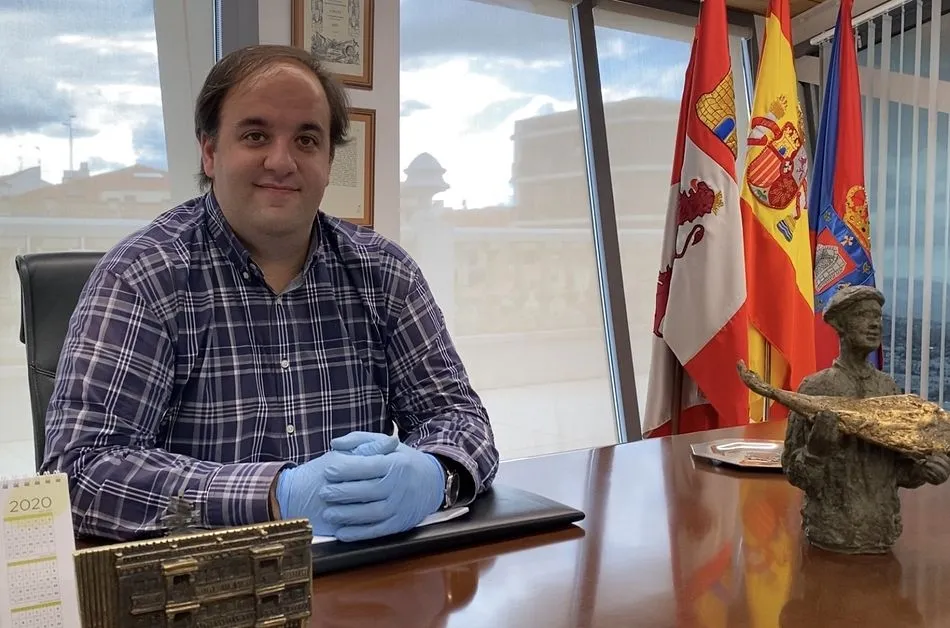 Roberto Martín, alcalde de Guijuelo