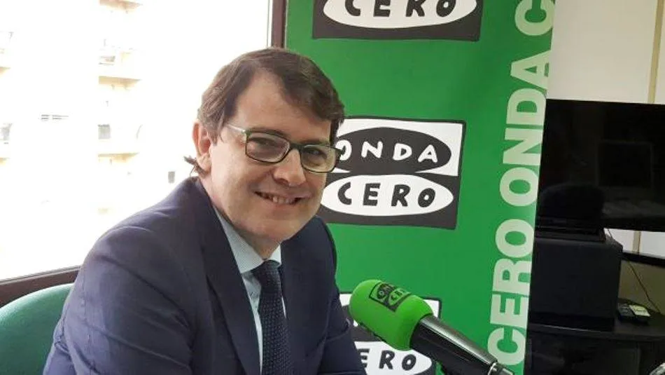 El presidente de Castilla y León, Alfonso Fernández Mañueco, en una entrevista anterior en Onda Cero. Foto de archivo