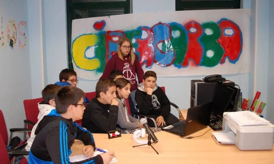 Jóvenes que ya han participado en el programa municipal Cibercarba | ARCHIVO
