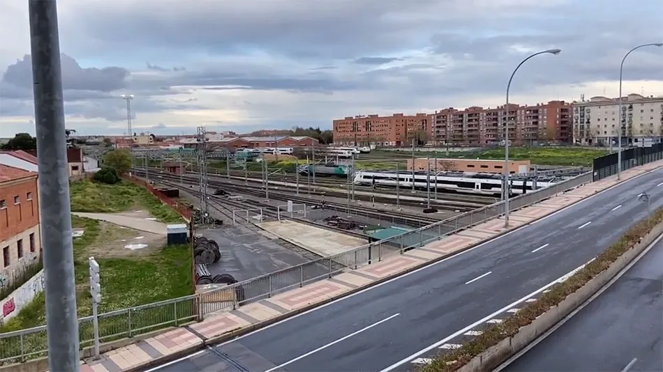 Los empleados de RENFE en Salamanca se suman al aplauso a los sanitarios