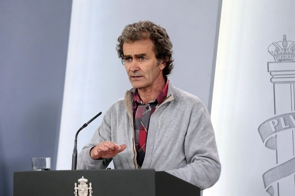 Simón dice que permitir hacer deporte y que los mayores paseen son medidas que están sobre la...