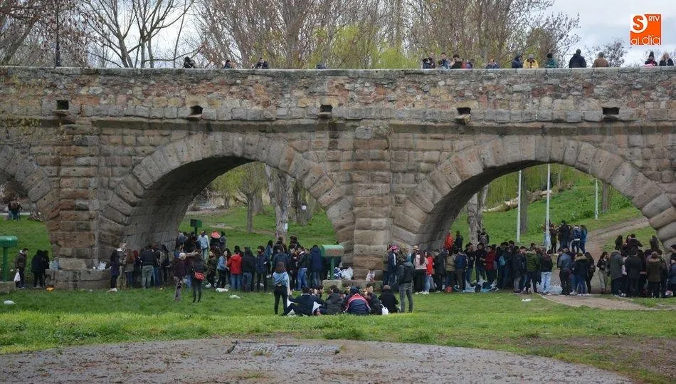 El Lunes de Aguas es una manifestación original de carácter festivo propia de Salamanca con arraigo popular