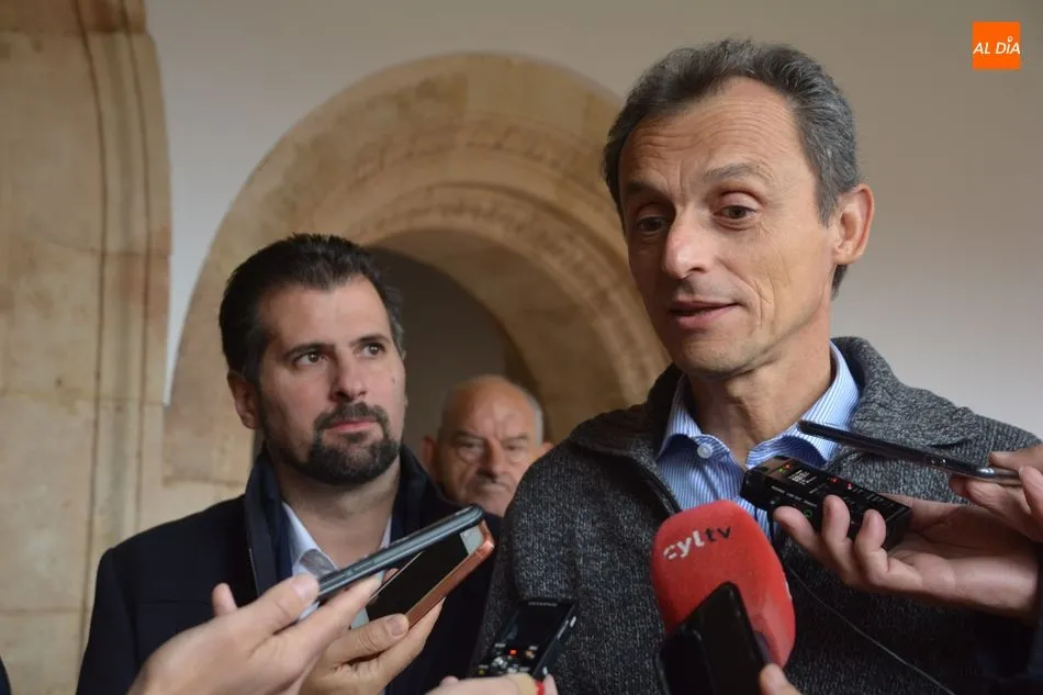 El ministro de Ciencia, Pedro Duque, en una visita a Salamanca - Archivo