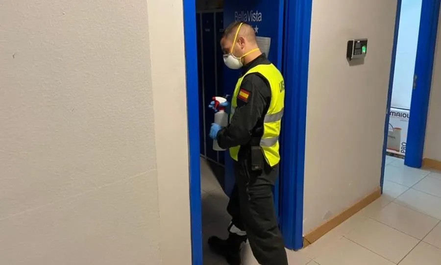 Tareas de desinfección en una residencia de Babilafuente