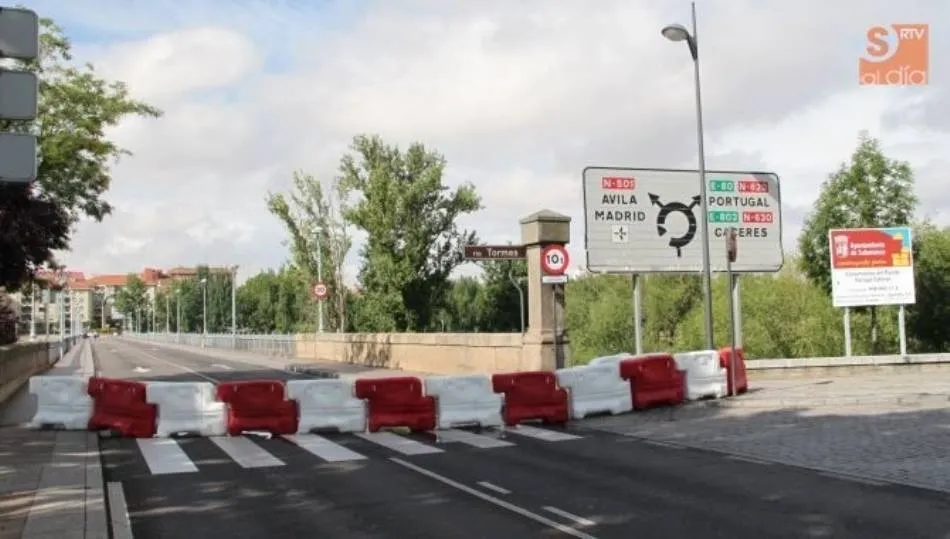 La entrada a Salamanca por la avenida de los Reyes de España permanecerá cortada al tráfico por...