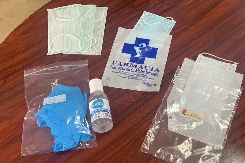 El Ayuntamiento de Aldeaseca ha repartido un kit de protección entre sus vecinos