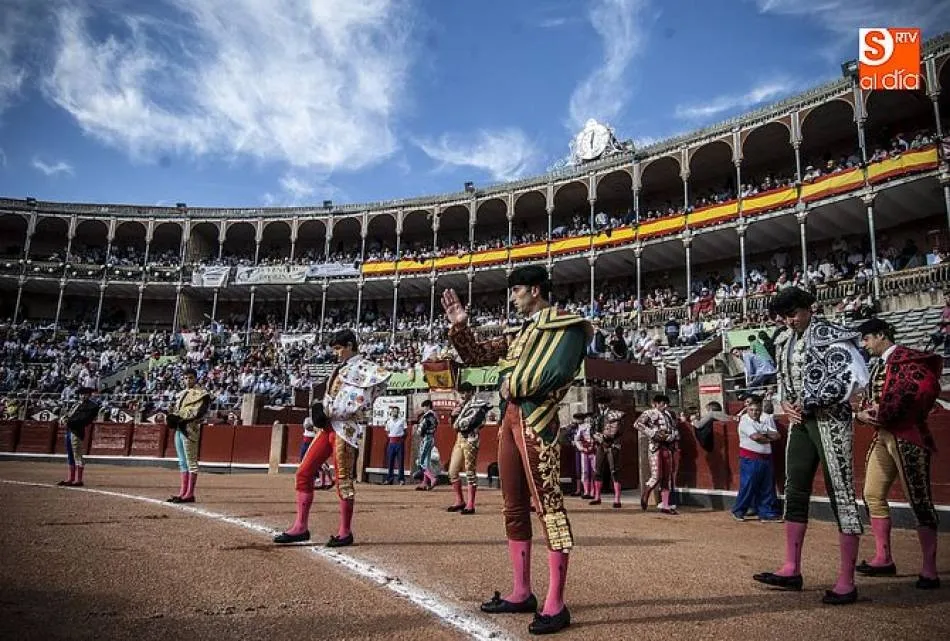 Paseíllo en la plaza de toros de La Glorieta | ARCHIVO