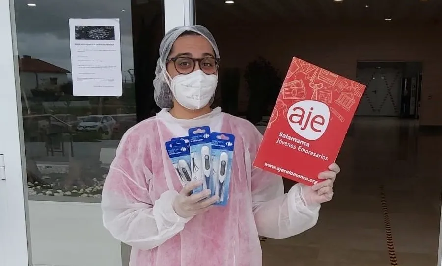 Muestra del material aportado por AJE Salamanca a la residencia de Castellanos de Moriscos. Foto AJE SALAMANCA