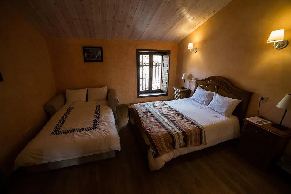 Habitación de una casa rural - Joaquin Corchero / Europa Press