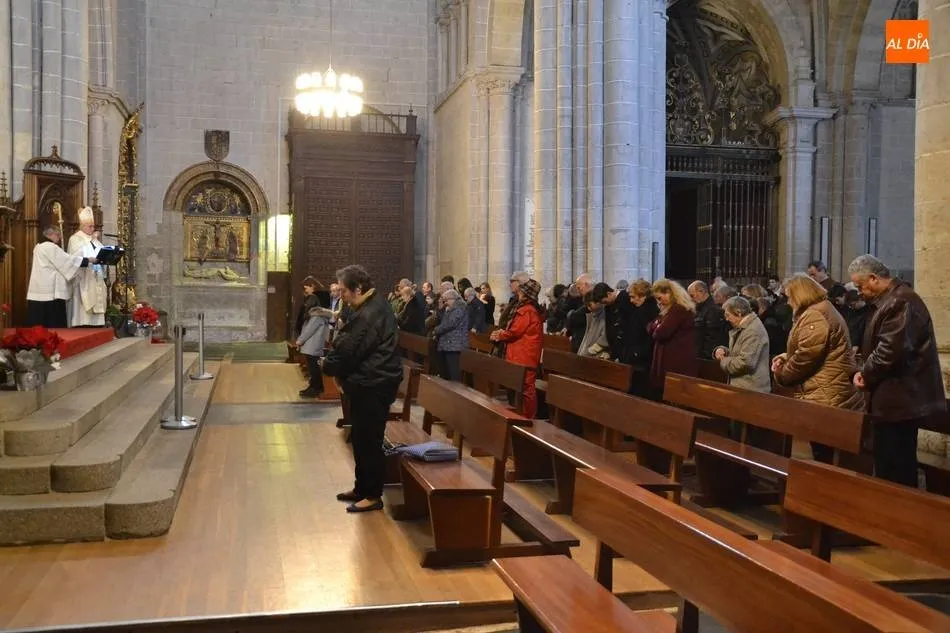 Celebración de una misa - Archivo