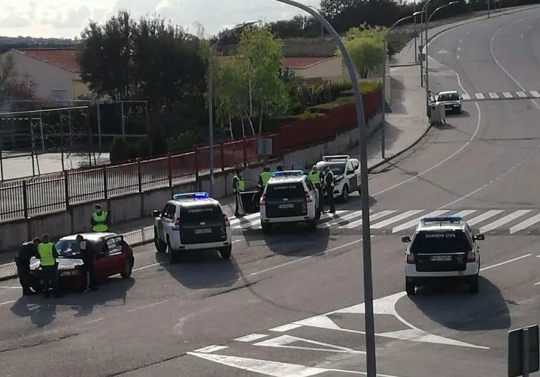 Efectivos de la Guardia Civil en El Encinar