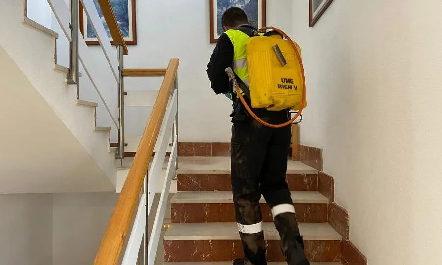 Tareas de desinfección en una residencia de la provincia de Salamanca