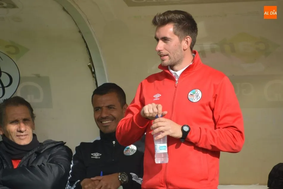 Pablo Cortés, en un encuentro como primer entrenador del Salamanca UDS en Segunda B