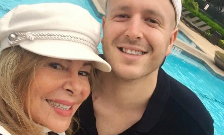 Ana Obregón junto a su hijo Aless