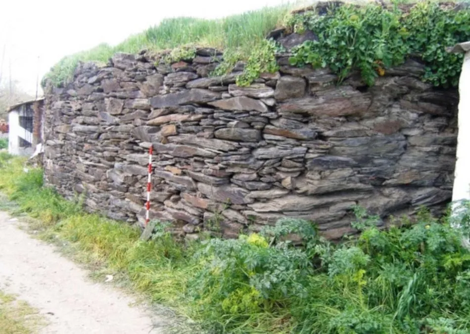 Aspecto actual de la histórica edificación ubicada junto al río Tormes
