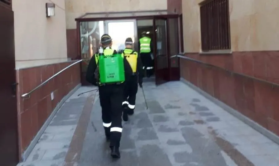 Tareas de desinfección en un residencia de la provincia de Salamanca