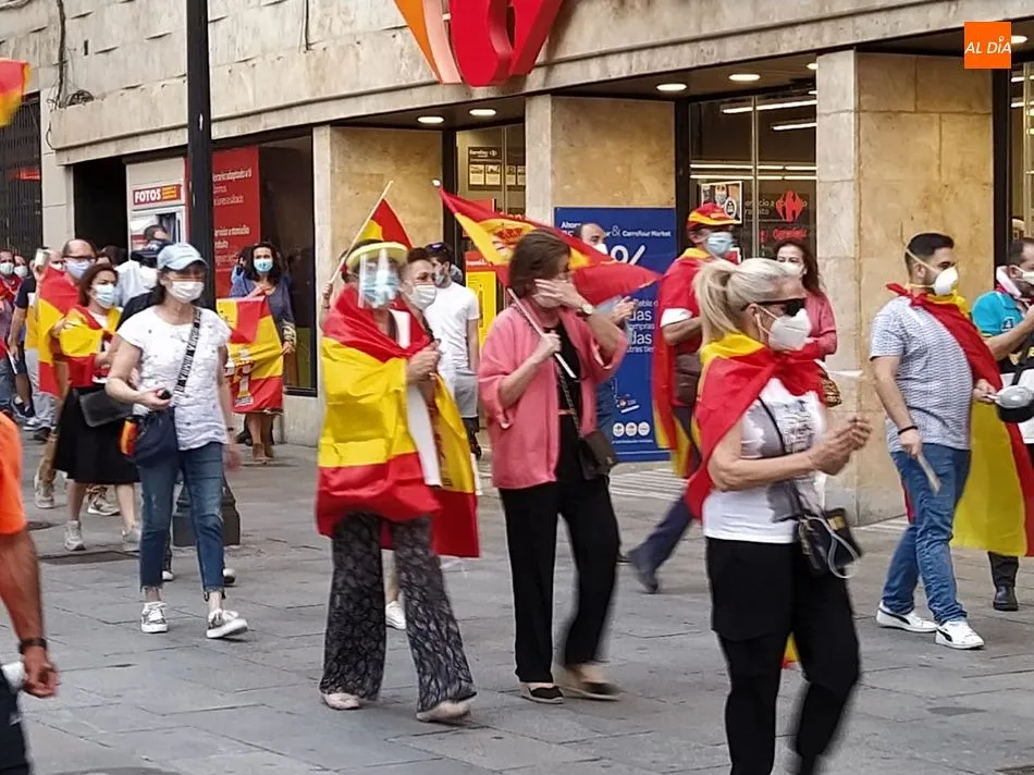Octava cacerolada de protesta en el centro de Salamanca