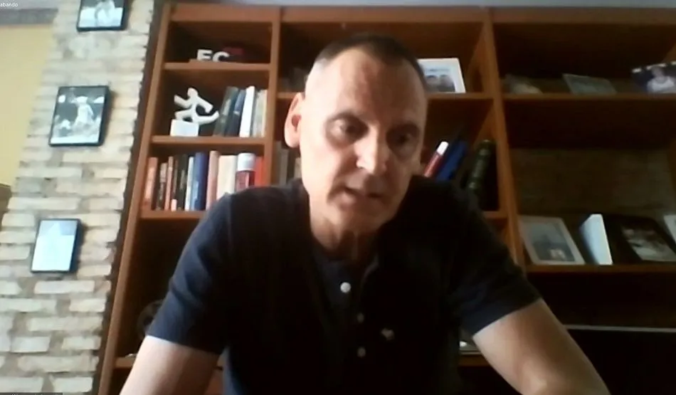 Roberto Íñiguez, nuevo entrenador del Perfumerías Avenida en la rueda de prensa virtual