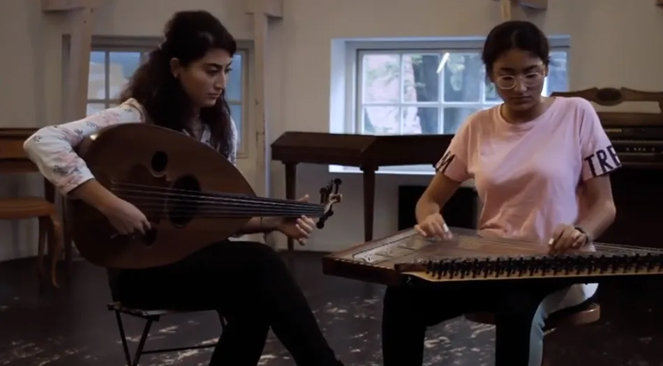 Fotograma del documental ‘Sonidos de Hospitalidad: Músicos migrantes en Europa’