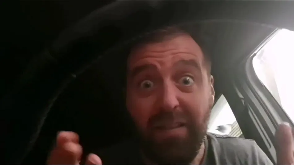 Jes Martins aborda un tema oloroso en su nuevo capítulo de Historias cotidianas