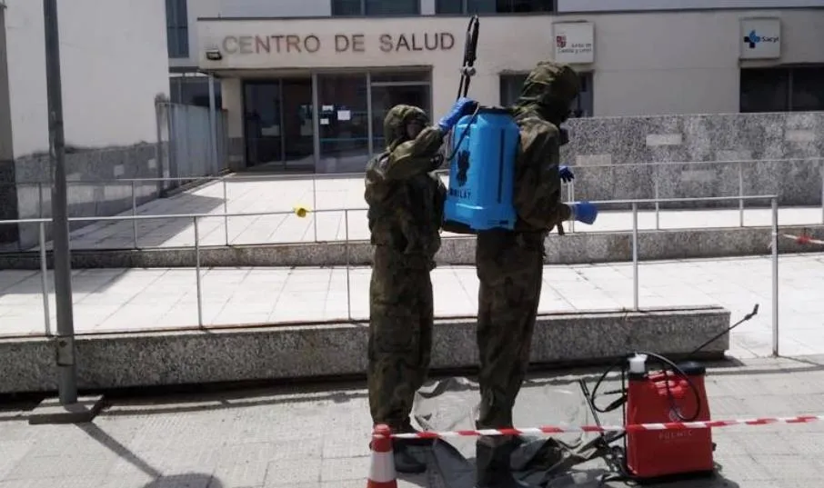 La BRILAT del Ejército de Tierra ha desinfectado varios centros de salud en la provincia de Salamanca. Foto de archivo