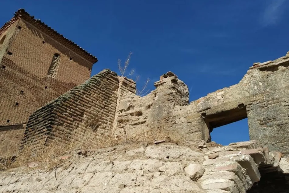 Imagen del estado de la Iglesia de Riolobos, incluida en la Lista Roja del Patrimonio