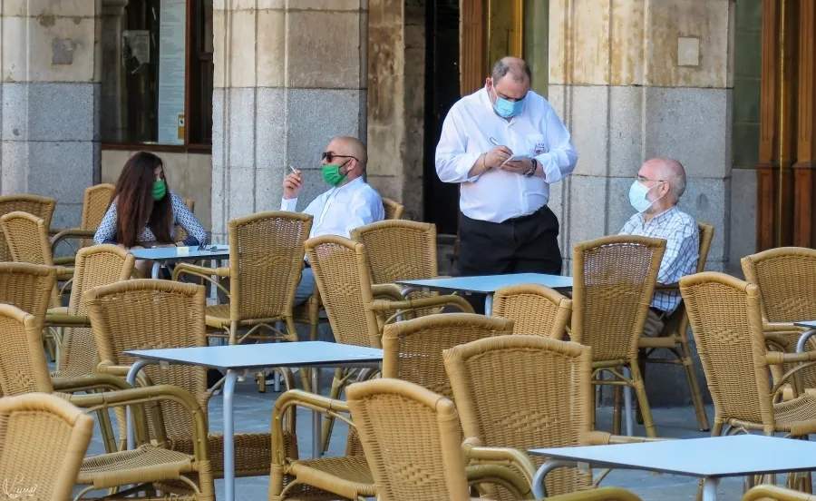 Los hosteleros de Salamanca muestran su compromiso con las normas sanitarias. Foto de archivo de M. Lamas