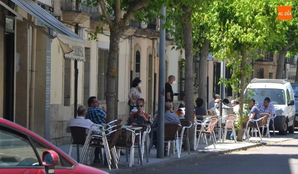 El sector servicios lidera la todavía tibia recuperación en el número de empresas inscritas en la Seguridad Social