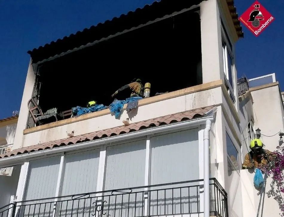 Vivienda afectada por la explosión. - CONSORCIO PROVINCIAL DE BOMBEROS