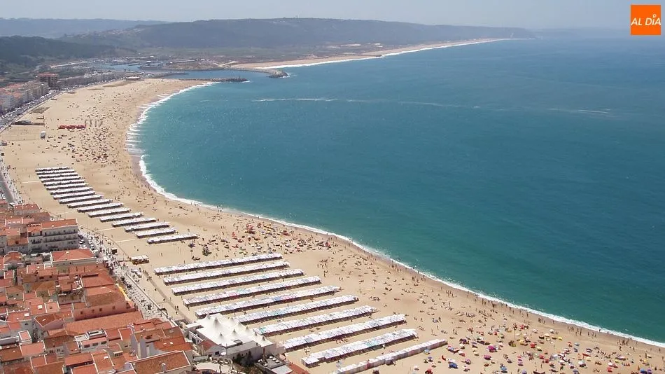 La Praia da Nazaré es la playa portuguesa con mayor capacidad después de aplicar la normativa COVID-19/ Foto: MARTÍN-GARAY