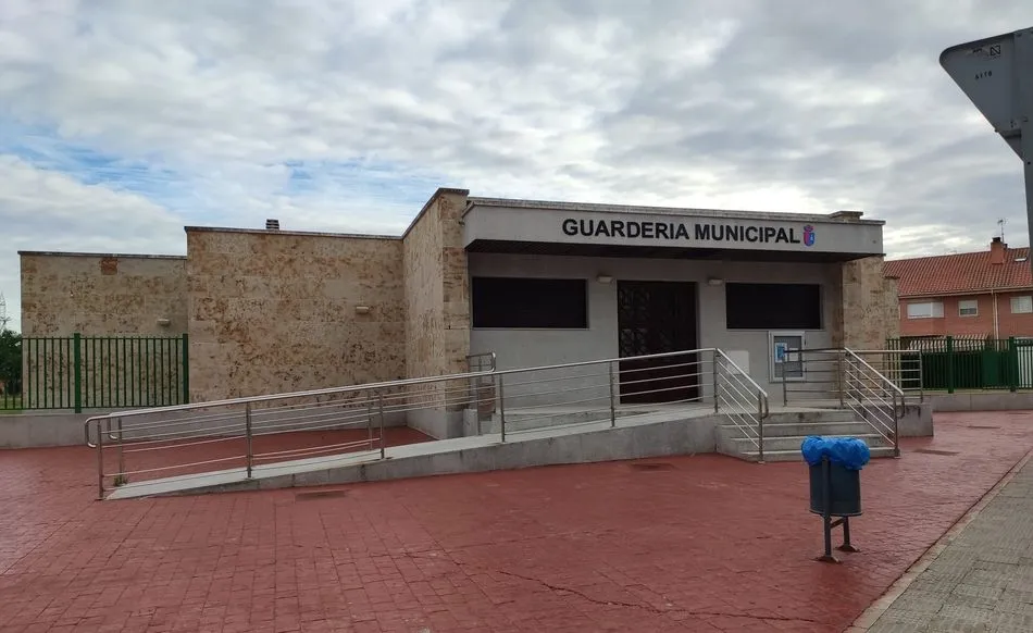 La Guardería Municipal está ubicada en la Calle Sur 2 del municipio