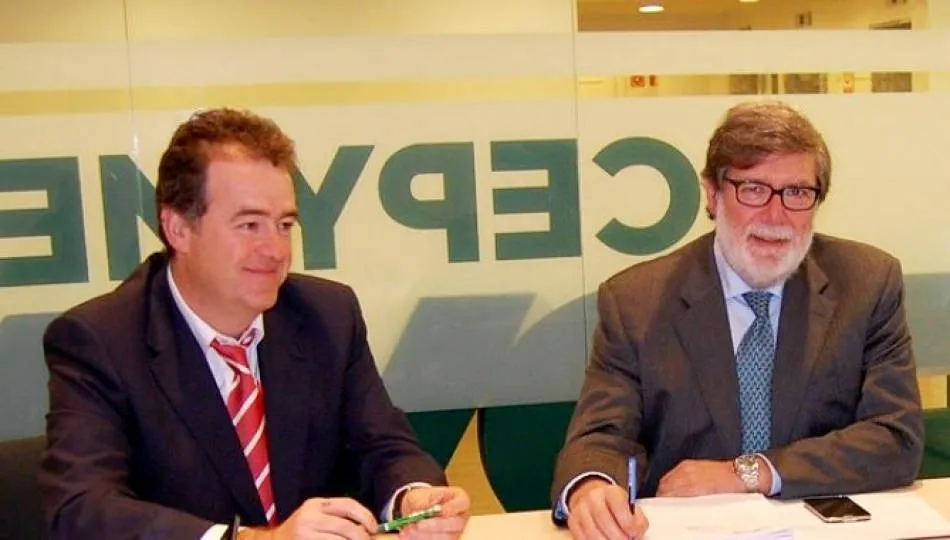 Juan Manuel Gómez, presidente de CONFAES, junto a Santiago Aparicio, presidente de CECALE / Foto pyme.info