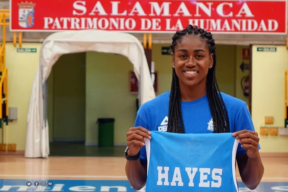 La máxima anotadora y jugadora más valorada del equipo en LF Endesa y en Eurocup, Tiffany Hayes, seguirá en Avenida