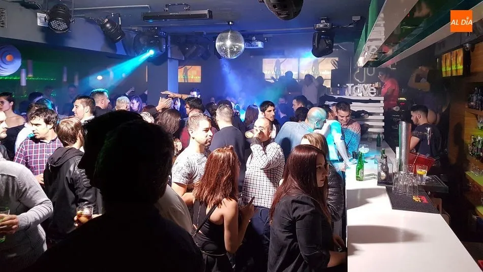 Empresarios de ocio nocturno protestan por las restricciones y solicitan la reapertura