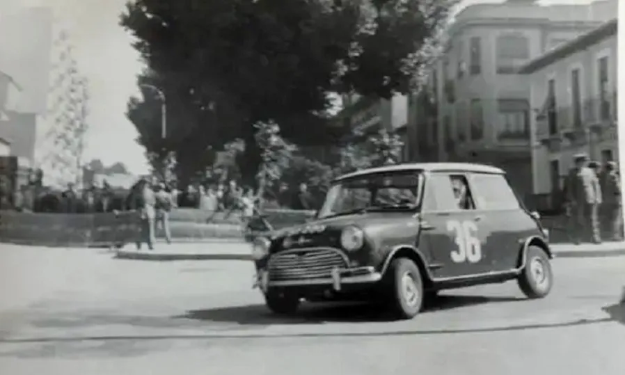Cuando las calles de Salamanca acogían competiciones de coches