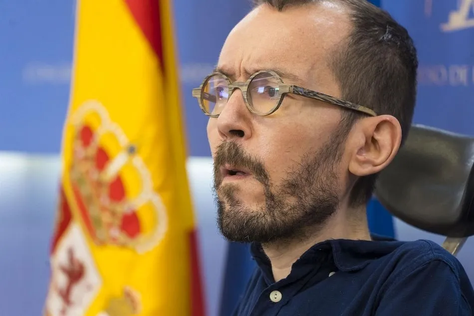 El portavoz de Unidas Podemos en el Congreso, Pablo Echenique, durante la rueda de prensa tras la reunión de la Junta de Portavoces, en Madrid (España), a 23 de junio de 2020. - Pool