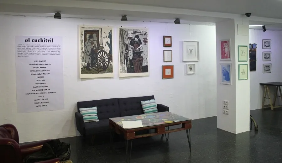 Algunas de las obras incluidas en esta exposición en Artilugio Estudio