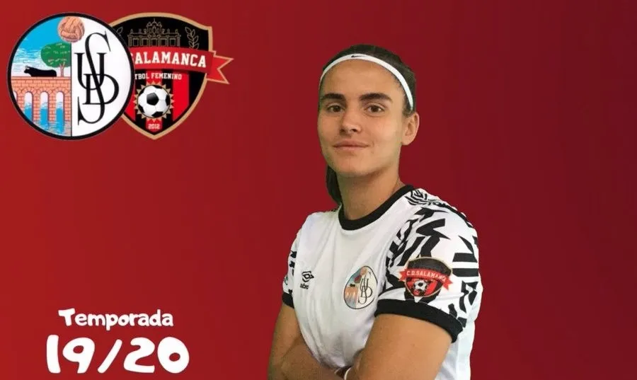 Carmen Álvarez con la camiseta del Salamanca UDS Femenino