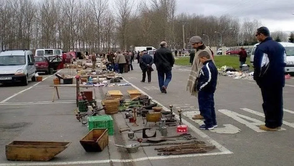 El rastro no abrirá mañana sus puertas - Archivo