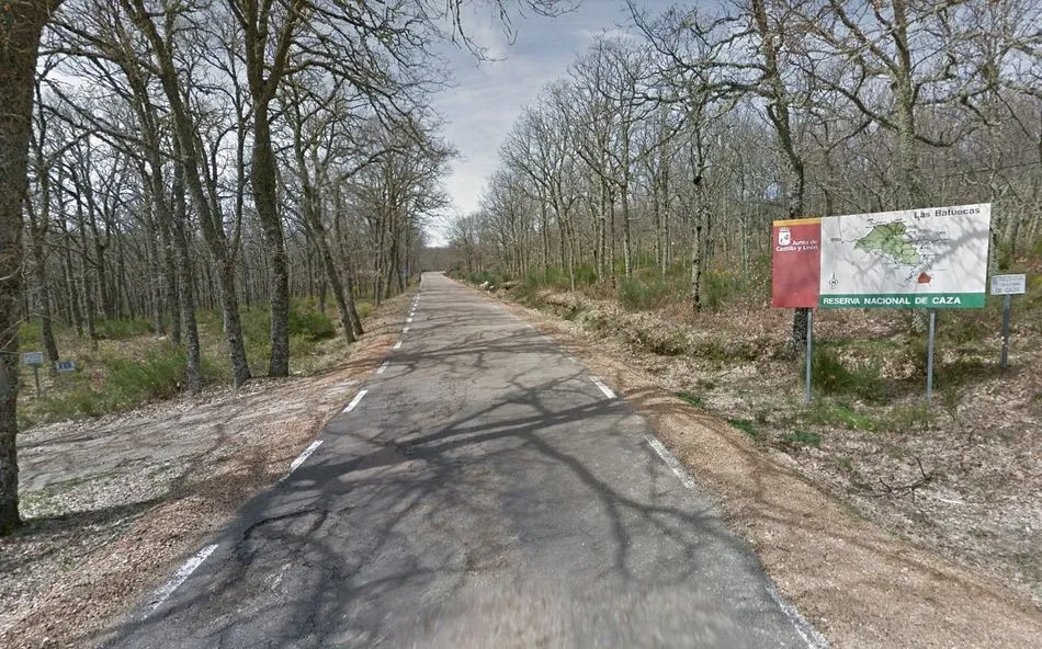 Trasladado a Salamanca un joven tras caerse de su moto cerca de La Alberca