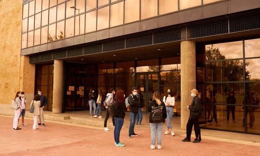 Estudiantes de la USAL en el Campus Unamuno