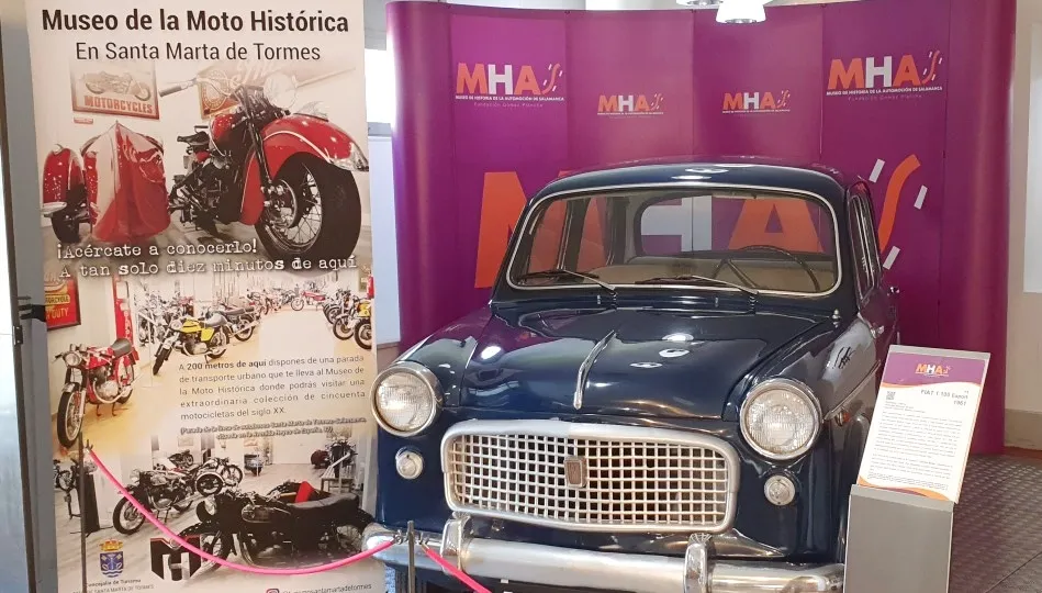 Cartel del Museo de la Moto de Santa Marta, en el Museo de Historia de la Automoción de Salamanca